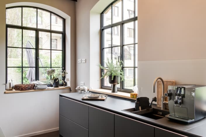 Stilvolle Akzente und moderne Gestaltung in einer SieMatic Küche, präsentiert vom Ellerbrock Küchenstudio Hamburg.